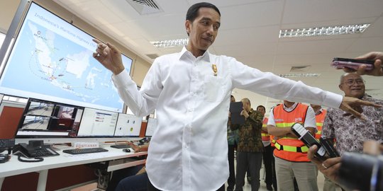 Jokowi tak goyah diserang isu panas reshuffle menteri