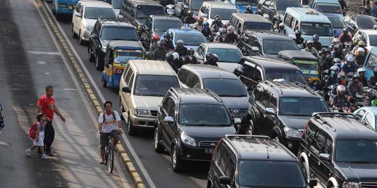 Ahok tantang DPRD beri solusi atasi macet Jakarta