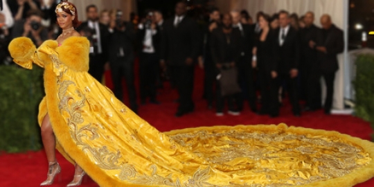 Perdana! Rihanna jadi penyanyi dengan penghargaan terbanyak