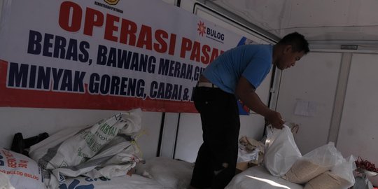 Ahok resmikan operasi Pasar Jaya, terapkan sistem nontunai