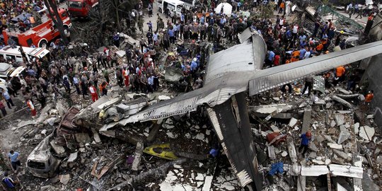 Ini dugaan penyebab jatuhnya Hercules C-130 di Medan