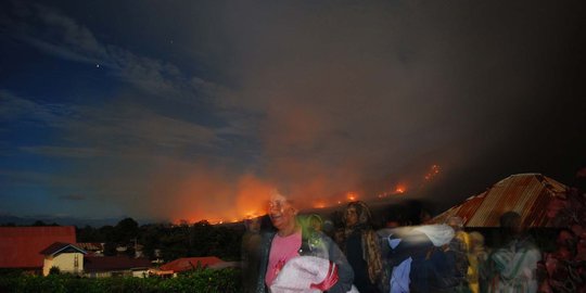 Jokowi minta pengungsi Sinabung segera diberi KIS sebelum lebaran