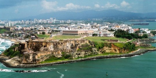 Utang besar seperti Yunani, Puerto Rico lolos dari status bangkrut