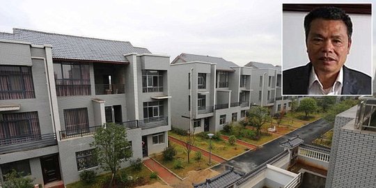 bagi bagi rumah mewah pada tetangga miskin rev3