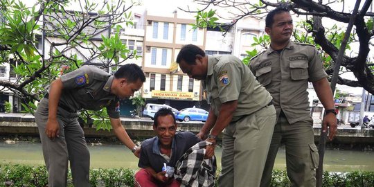 pengemis tajir kantongi rp 11 juta rev2