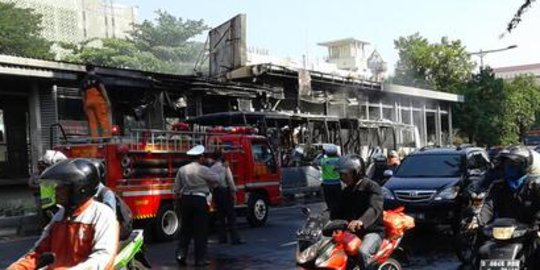 Polisi sebut sumber api Transjakarta meledak dari mesin 