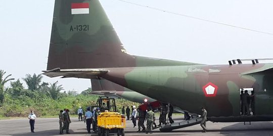 Hercules bermasalah, 8 jenazah akhirnya diterbangkan dengan CN-295