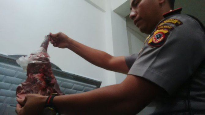 kontainer timbun daging busuk mangkal dekat rumah gubernur jabar