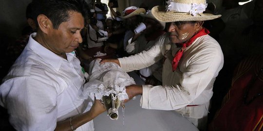 Tradisi unik 'pernikahan' manusia dengan buaya di Meksiko
