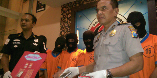 Gelar pesta sabu jelang imsak, enam warga Surabaya digerebek