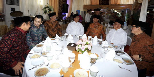 Prabowo dan petinggi KMP buka puasa bersama 3.500 anak yatim