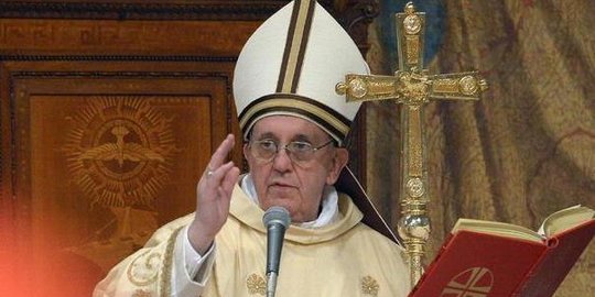 Paus Fransiskus minta masa jabatan petinggi gereja Katolik dibatasi