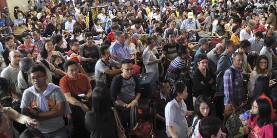 Pascakebakaran, Terminal 2E disesaki ribuan penumpang