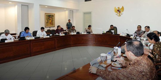 Jokowi gelar rapat bahas RAPBN 2016 dan Lebaran 2015