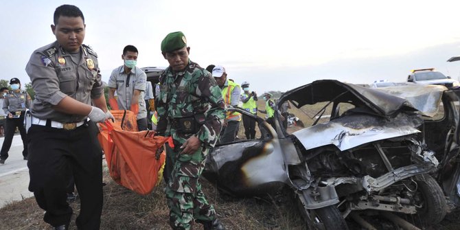 3 Orang tewas dalam kecelakaan  maut di  Tol  Cipali  