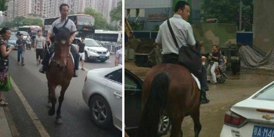 Capek terus terjebak macet, pria ini berangkat kerja naik kuda