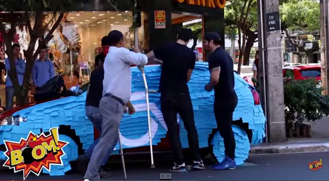 Parkir di tempat orang cacat mobil ini alami vandalisme Parkir di tempat orang cacat mobil ini alami vandalisme