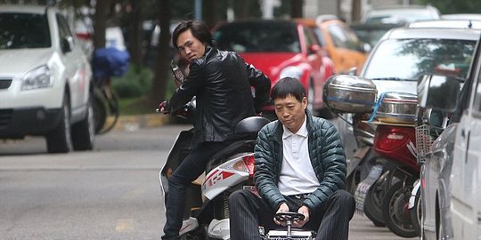 macet lelaki china ciptakan mobil termini sejagat rev4