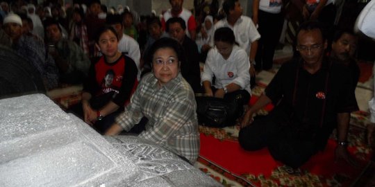 Demi PDIP, Megawati sering ziarah Makam Sunan Kalijaga