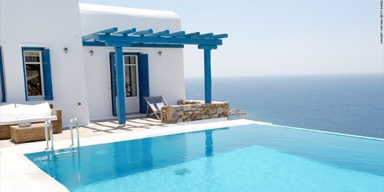 Negaranya bangkrut, kini saatnya beli villa mewah di Yunani