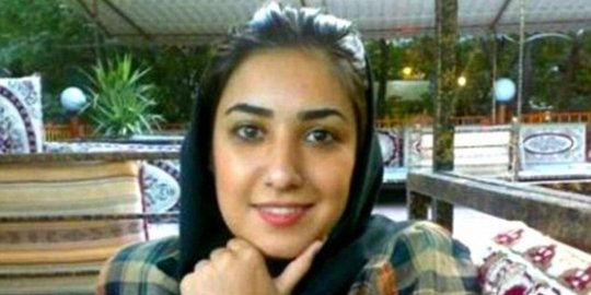 Salaman dengan pria, perempuan ini dituntut di pengadilan