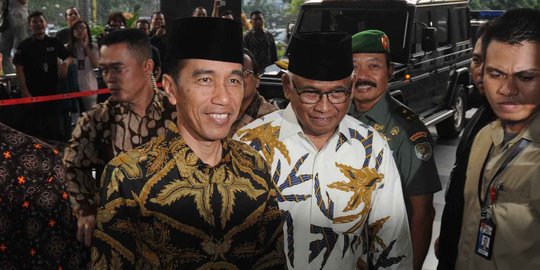 Jokowi sebut masalah ekonomi lebih penting ketimbang reshuffle