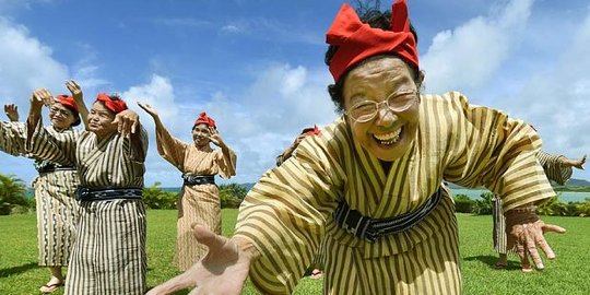 KBG84, girl band Jepang beranggota nenek-nenek