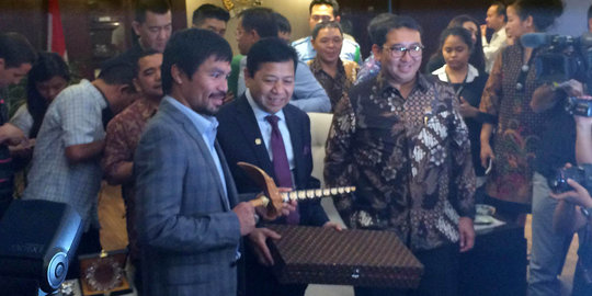 Cerita lucu Pacquiao di DPR dapat akik dan keris