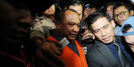 Diperiksa perdana oleh KPK, Bupati Morotai bungkam