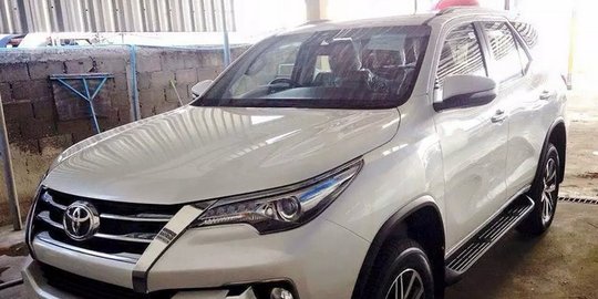 Elegan, kala Toyota Fortuner 2016 dibalut warna putih