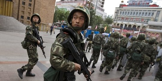 Polisi China tembak mati tiga muslim Uighur terduga teroris