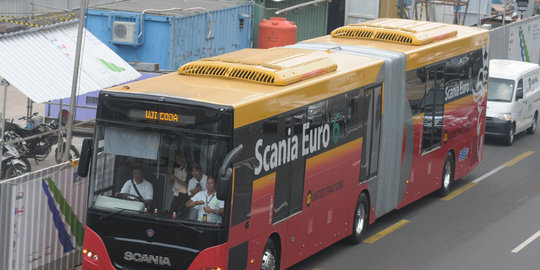 Hari ini, bus Transjakarta merek Scania bakal beroperasi