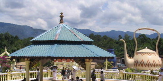 dipuja di malaysia