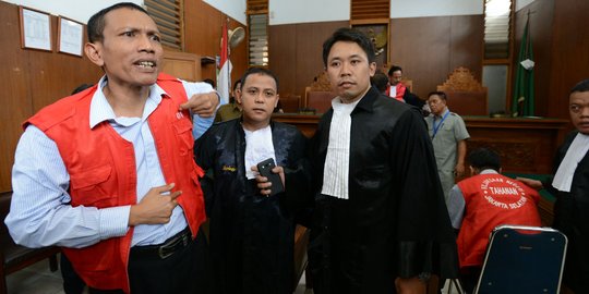 Divonis 5 tahun bui, Raden Nuh @triomacan2000 caci maki hakim