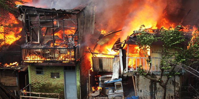 Diduga karena dupa, rumah Wayan ludes terbakar saat ditinggal mudik