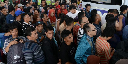 Lion Air batal terbang, ratusan penumpang antre refund di loket