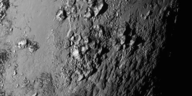 Melihat lebih dekat pegunungan es di Planet Pluto