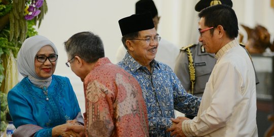 Tokoh nasional hingga orang biasa hadiri open house di Istana Wapres