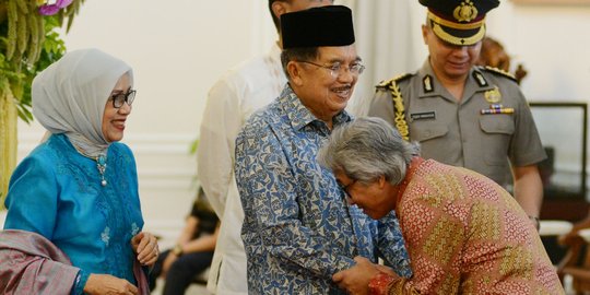 Jusuf Kalla minta polisi usut kasus pembakaran musala di Papua