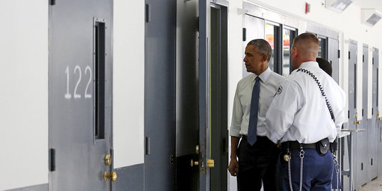 Gaya Obama blusukan ke Penjara Oklahoma