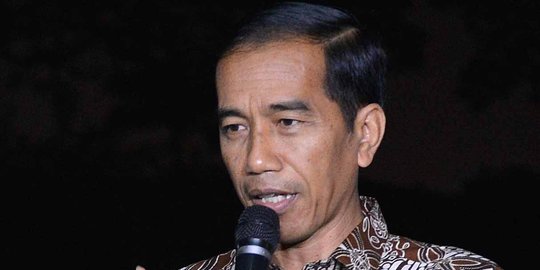 Pulang kampung, Jokowi bagikan 2 ribu sembako di Solo