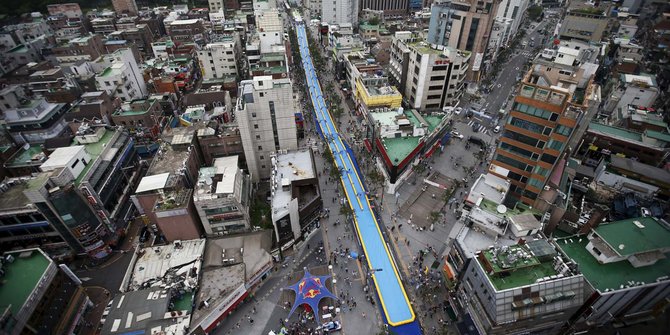 Asyik, jalanan Seoul disulap jadi arena luncur sepanjang 350 meter