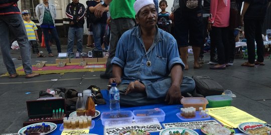 Cerita penjual obat enteng jodoh, diminati remaja hingga pejabat