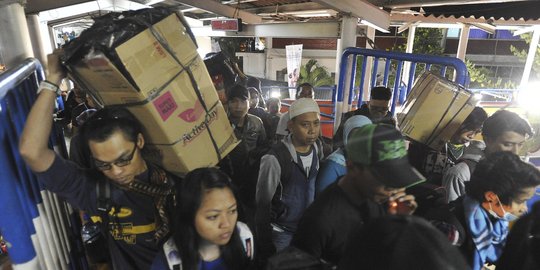 Arus balik, Pelabuhan Merak mulai dipadati penumpang 