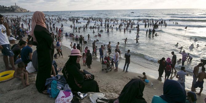 Idul Fitri, ribuan warga Palestina padati pantai-pantai di Israel
