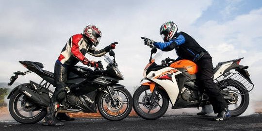 Yamaha R15 vs Honda CBR150R, mana yang terlaris sepanjang 2015?