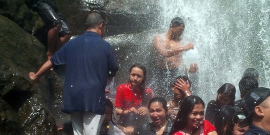 sedudo di nganjuk longsor 3 pengunjung tewas dan 9 luka rev2