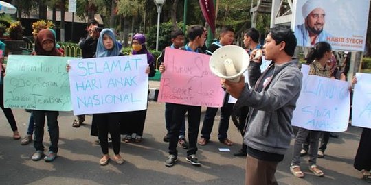 Puluhan remaja di Kediri demo setop kekerasan seksual anak