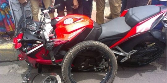 Dibuat ngerem, velg Bajaj Pulsar RS200 ini langsung ambrol