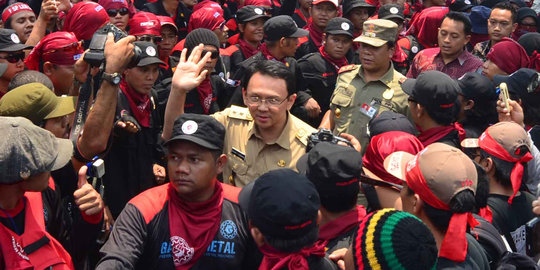 Ahok sebut ibadah tutup jalan saja boleh, kenapa di mal tak bisa?